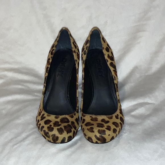 DKNY Pumps - Picture 3 of 8